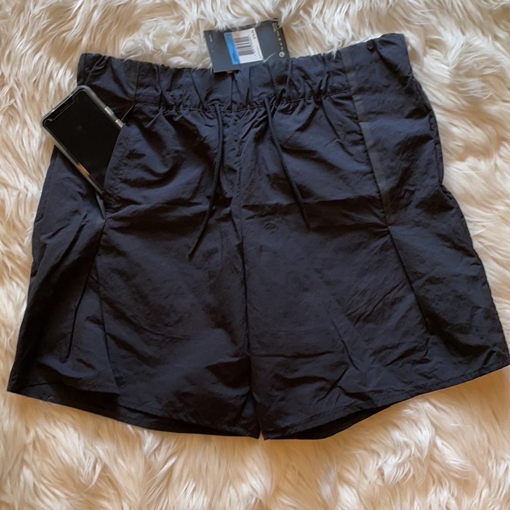 NWT Nike women’s sportswear bonded athletic shorts
